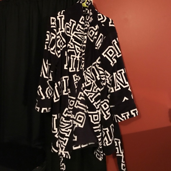 PINK Victoria's Secret Other - Nwot pink robe final price firm!!